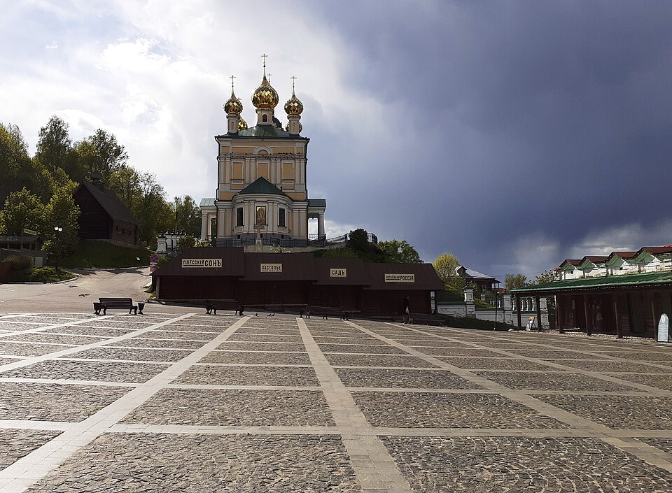 Каменная Воскресенская церковь