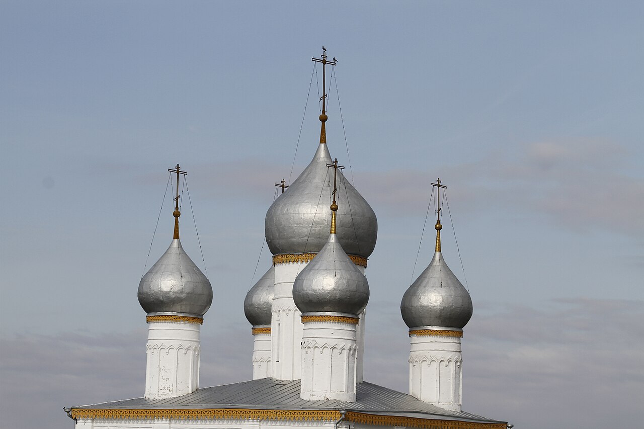 Западный берег Неро: город, купцы и монастырь