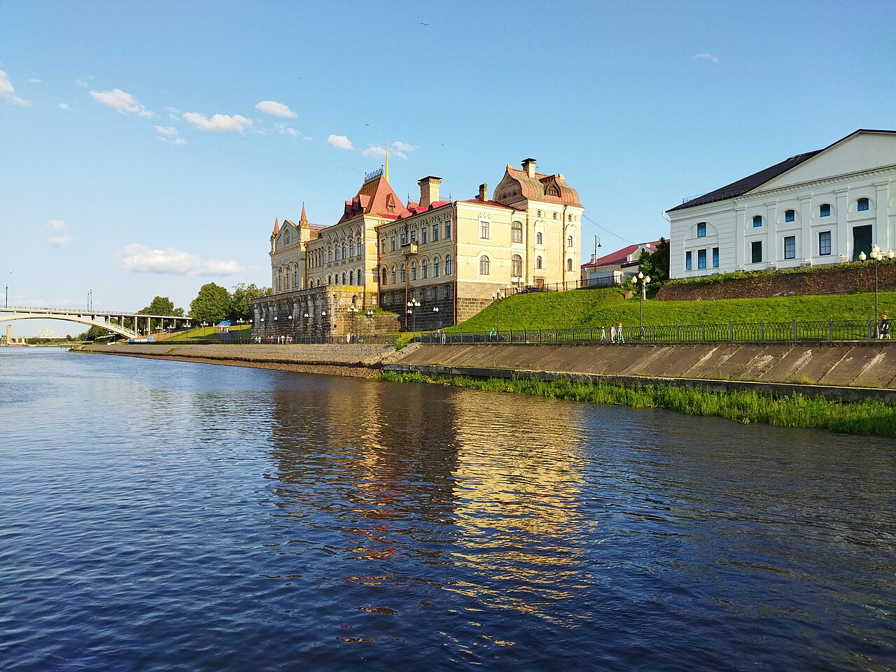 Рыбинск: хлебная биржа, купеческие улицы и память большой воды