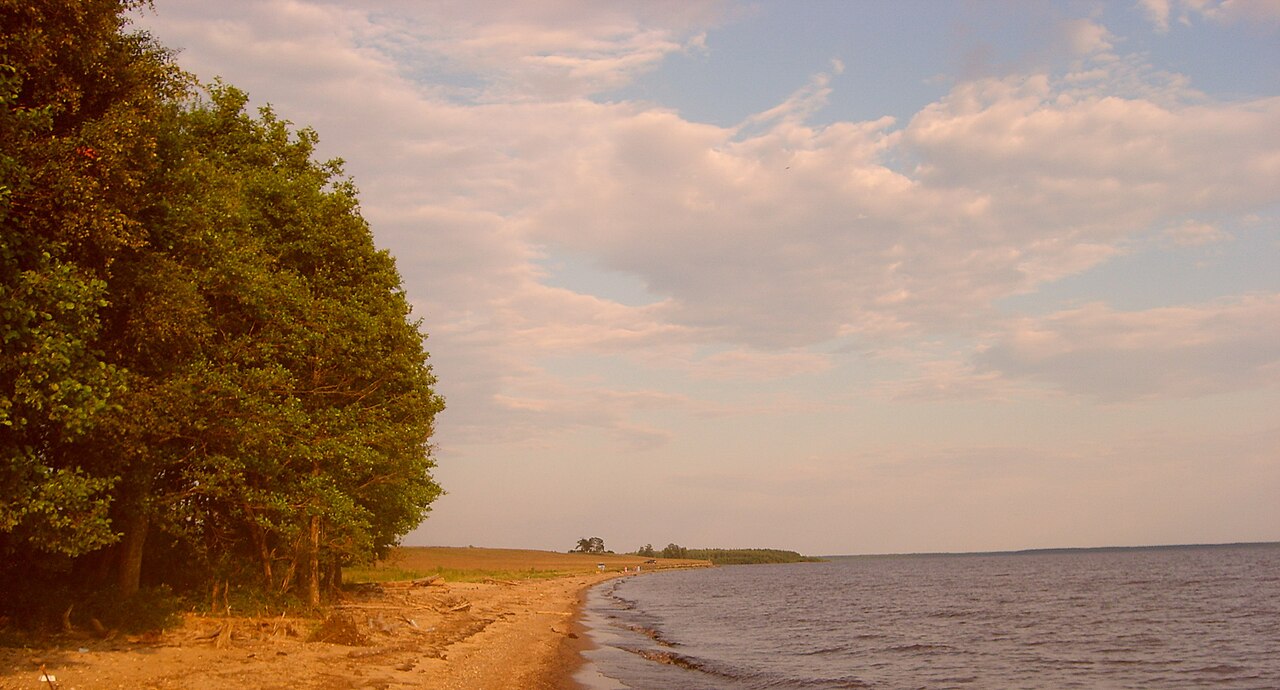 Рыбинское водохранилище и гидроузел