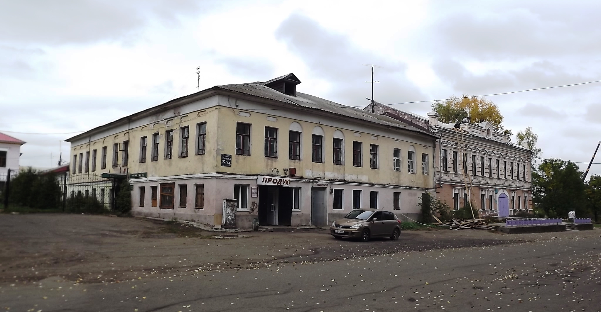 Дом Николаевых в правобережном Тутаеве; исторический снимок фасадов