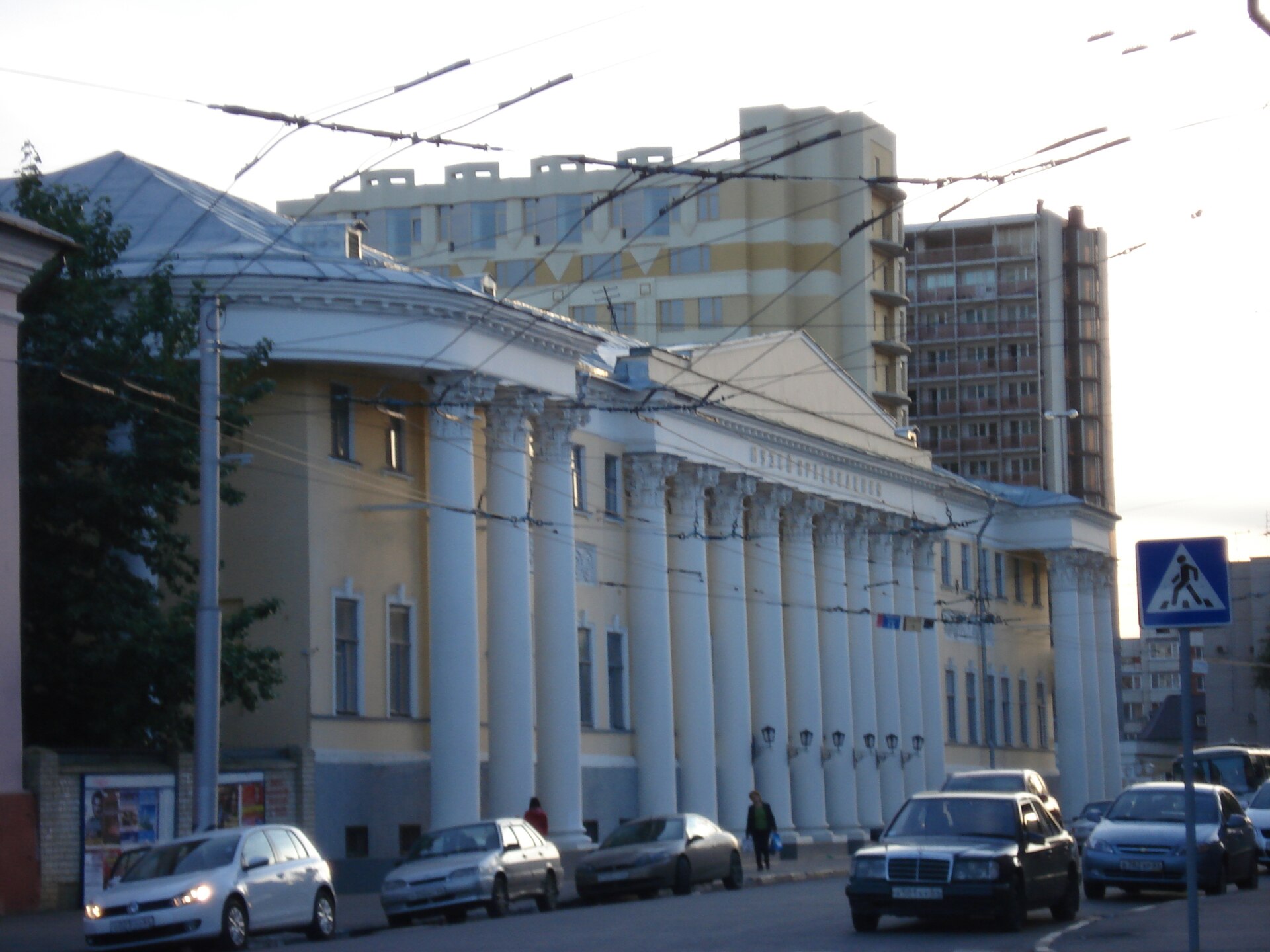 Здание областного музея краеведения на улице Лермонтова. Фото 2012 года.